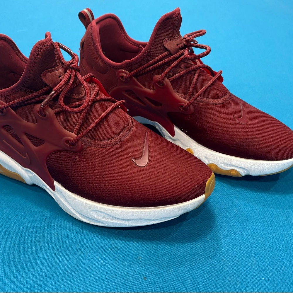 Nike Maroon react presto Athletic Shoes